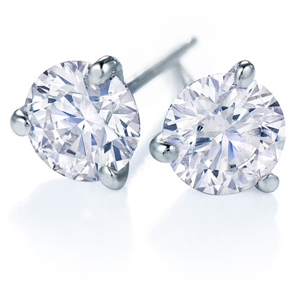 diamond stud earrings in 14kt white gold